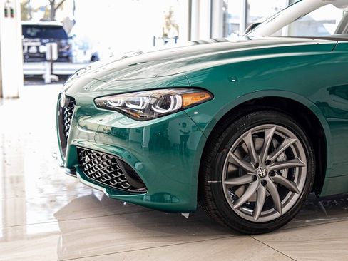 New 2025 Alfa Romeo Giulia AWD image 4