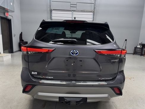 Used 2021 Toyota Highlander Platinum image 6