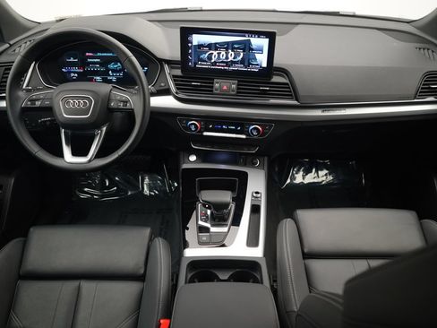 Used 2025 Audi Q5 2.0T Premium w/ Convenience Plus Package AWD/4WD image 8