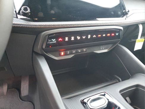 New 2026 Jeep Cherokee Overland AWD/4WD image 24