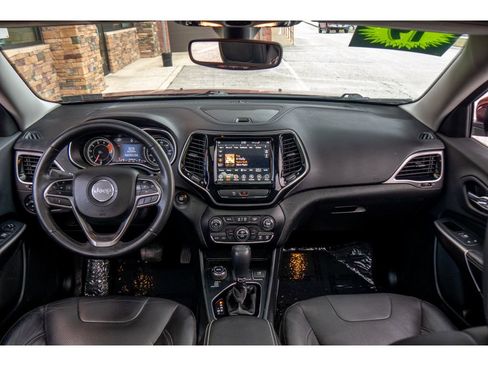 Used 2019 Jeep Cherokee Limited image 13