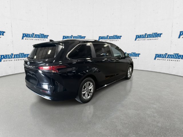 Used 2024 Toyota Sienna Limited AWD/4WD image 11