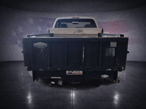 Used 2006 Ford F250 2WD Regular Cab Super Duty image 4