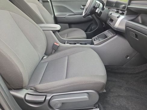 Used 2025 Hyundai Kona SE FWD image 19