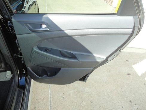 Used 2018 Hyundai Tucson Value w/ Cargo Package image 16