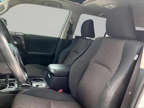 Used 2018 Toyota 4Runner TRD Off-Road AWD/4WD image 20