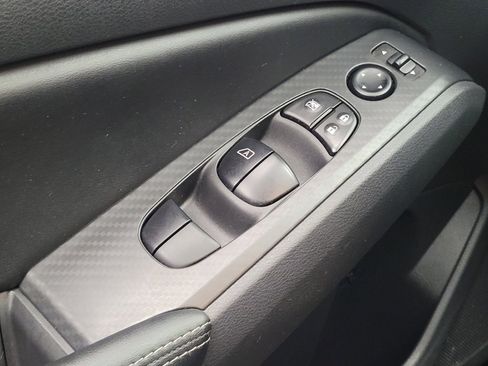 Used 2025 Nissan Altima 2.5 SV FWD image 27