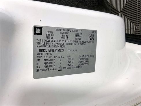 Used 2014 Chevrolet Suburban LT RWD image 39