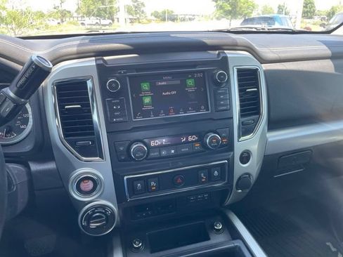 Used 2019 Nissan Titan PRO-4X w/ Pro-4x Convenience Package AWD/4WD image 23