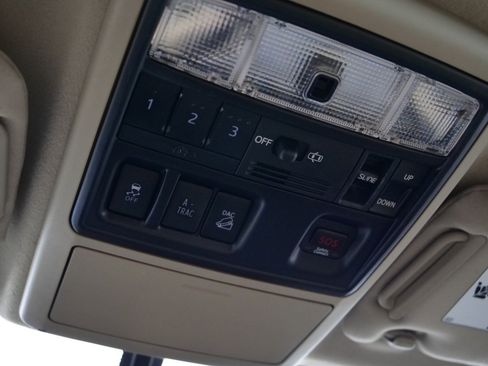 Used 2018 Toyota 4Runner Limited image 13