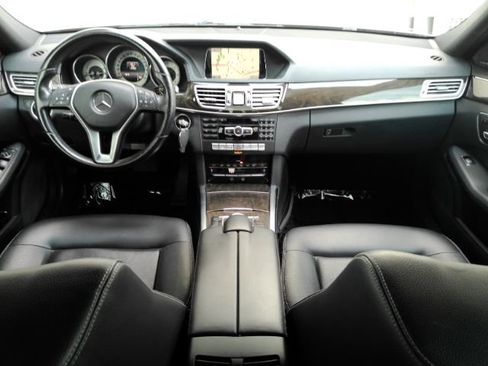 Used 2014 Mercedes-Benz E 250 BlueTEC Sedan image 2