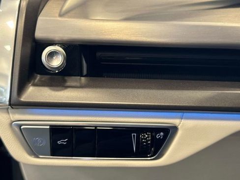 New 2026 Cadillac Vistiq Luxury image 30