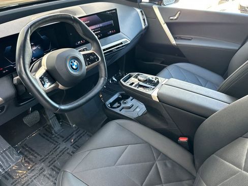 Used 2024 BMW iX xDrive50 w/ Sport Package AWD/4WD image 9