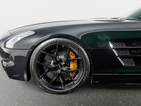 Used 2011 Mercedes-Benz SLS AMG Coupe image 18