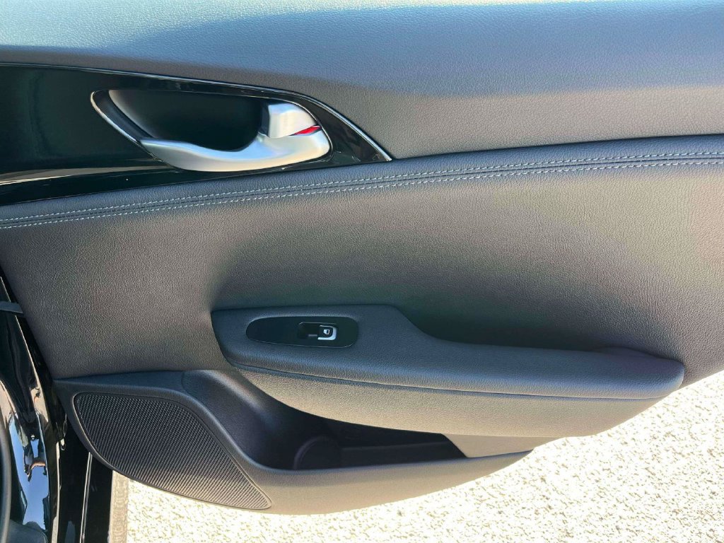 Used 2020 Kia Stinger GT-Line AWD/4WD image 7