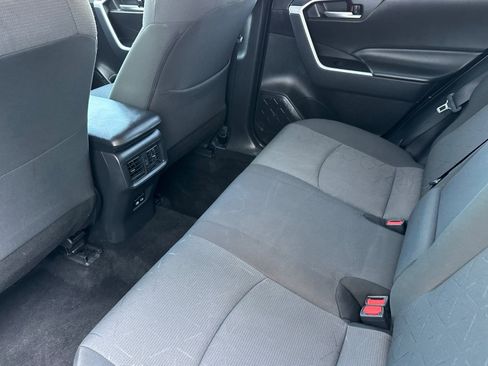 Used 2025 Toyota RAV4 XLE FWD image 12