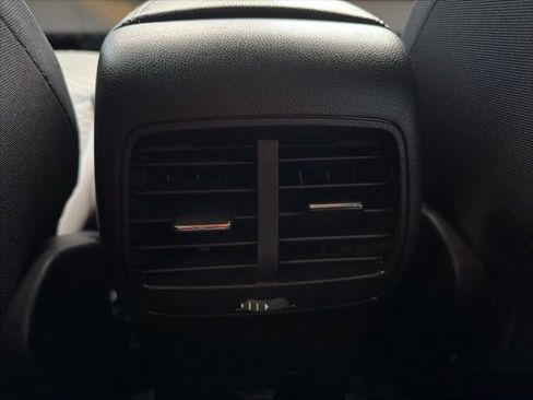 Used 2020 Ford Escape SE image 12