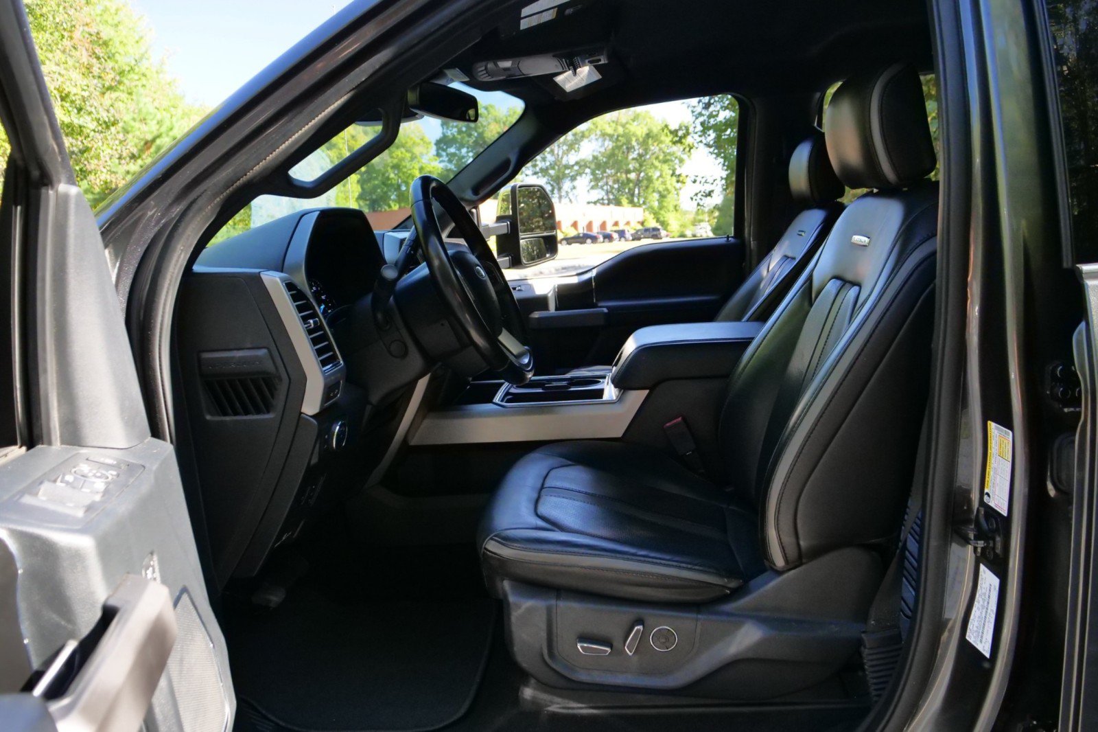 Used 2019 Ford F350 Platinum AWD/4WD image 29