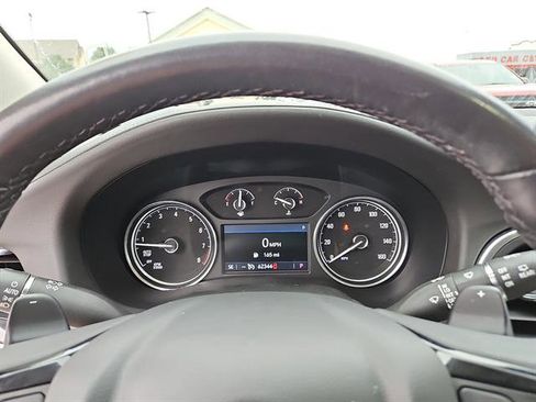 Used 2024 Buick Enclave Essence image 14