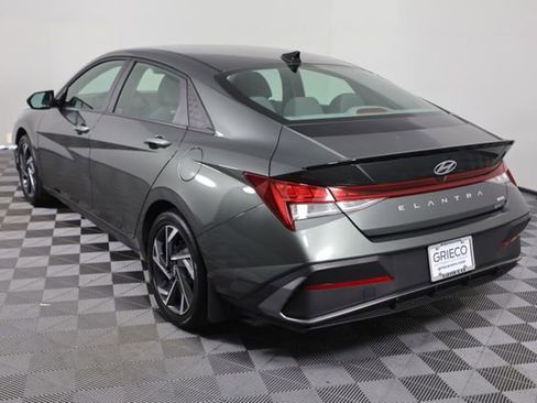 Used 2025 Hyundai Elantra SEL FWD image 6