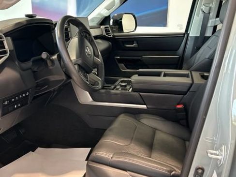 Used 2024 Toyota Tundra Limited AWD/4WD image 6