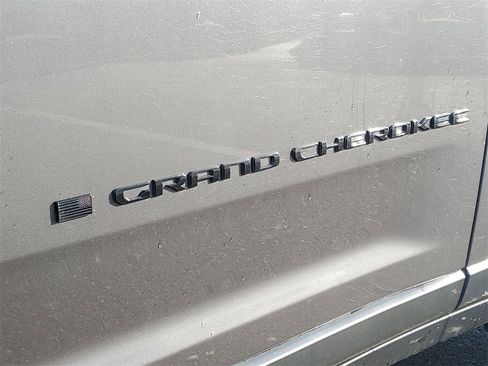 Used 2024 Jeep Grand Cherokee Altitude image 6