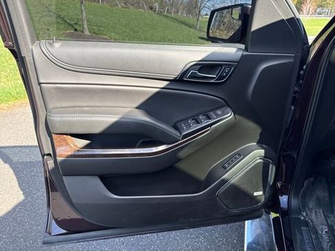Used 2017 Chevrolet Tahoe LT w/ LT Signature Package image 25