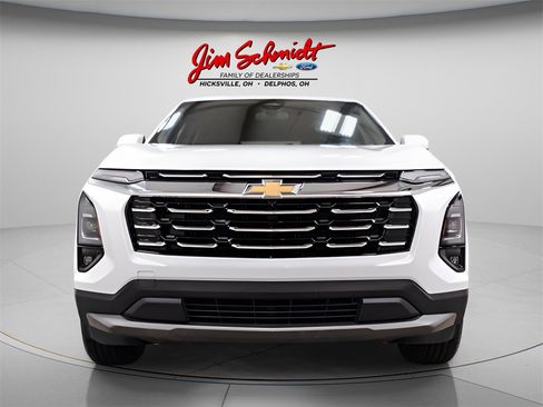 Used 2025 Chevrolet Equinox LT image 2