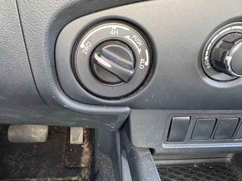 Used 2022 Nissan Frontier SV image 20