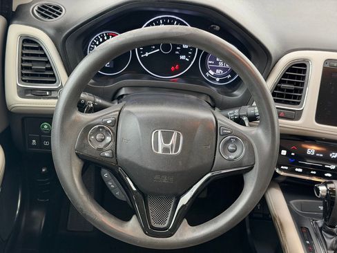 Used 2018 Honda HR-V EX image 15