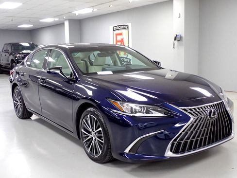 Used 2022 Lexus ES 250 w/ Premium Package image 1