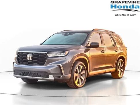 Certified 2024 Honda Pilot Touring image 1