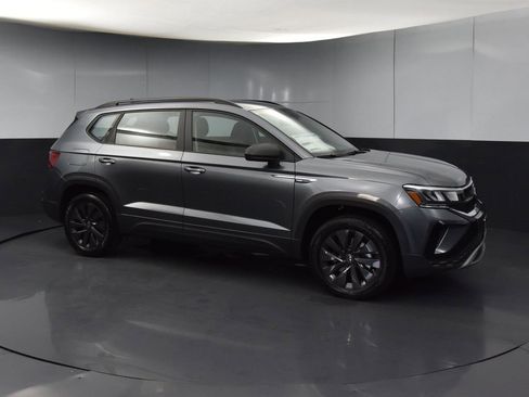 Used 2023 Volkswagen Taos S w/ IQ Drive S Package image 17