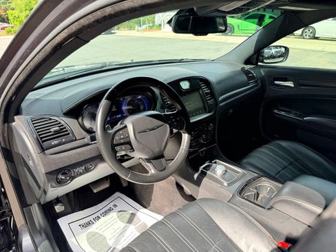 Used 2015 Chrysler 300 S RWD image 17