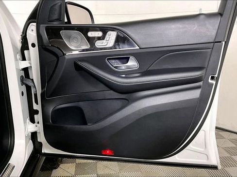 Used 2023 Mercedes-Benz GLS 450 4MATIC image 24