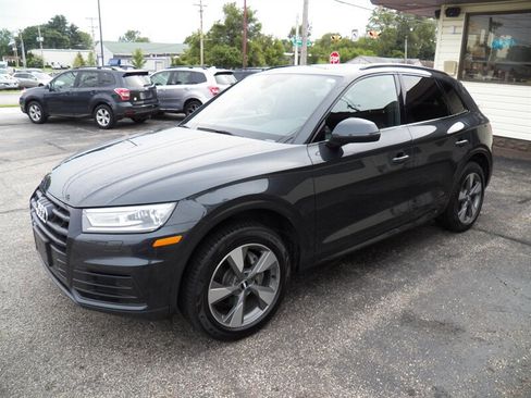 Used 2020 Audi Q5 2.0T Premium w/ Titanium Sport Package AWD/4WD image 4
