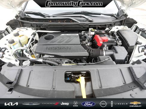 Used 2023 Nissan Rogue SV w/ SV Premium Package image 19