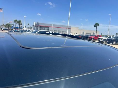 Used 2024 GMC Acadia Elevation w/ Luxury Package image 7