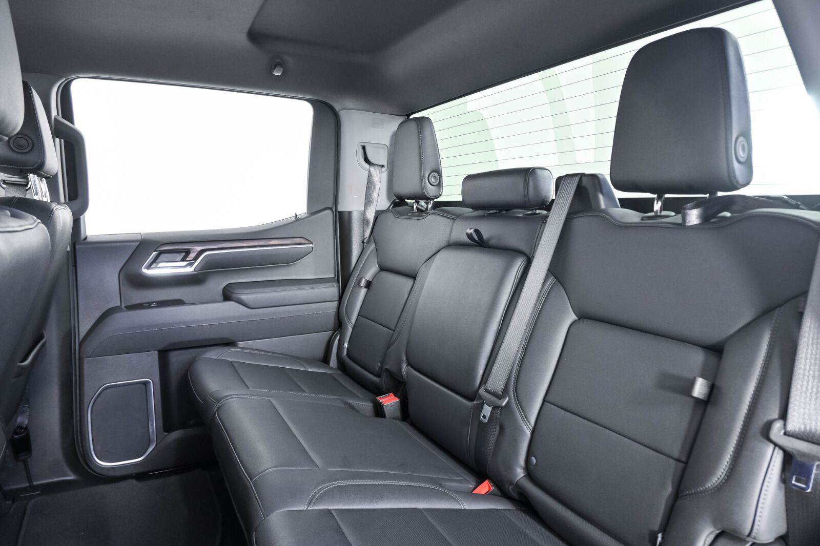 Used 2025 GMC Sierra 1500 SLT RWD image 19