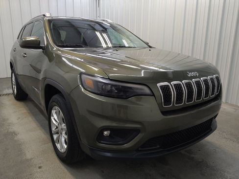 Used 2019 Jeep Cherokee Latitude w/ Cold Weather Group AWD/4WD image 13