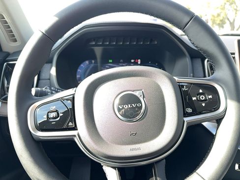 Certified 2025 Volvo XC90 T8 Core w/ Protection Package AWD/4WD image 18