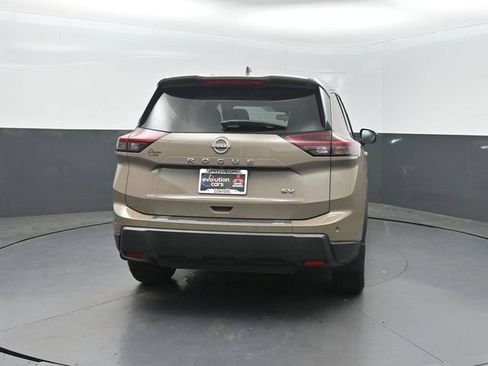 Used 2024 Nissan Rogue SV FWD image 31