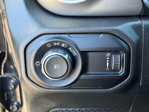 Used 2023 Jeep Wrangler Unlimited Sahara w/ Cold Weather Group AWD/4WD image 19