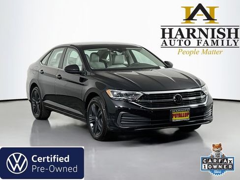 Certified 2023 Volkswagen Jetta SE FWD image 1