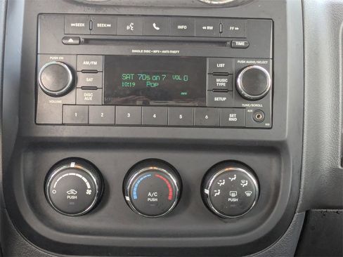 Used 2016 Jeep Patriot High Altitude image 8