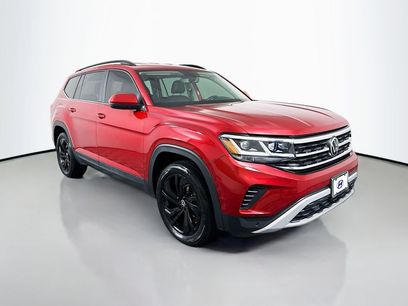 Used 2023 Volkswagen Atlas SE w/ Black Wheel Package