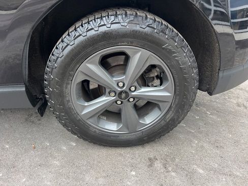 Used 2023 Ford Edge SEL w/ Sport Appearance Package image 9