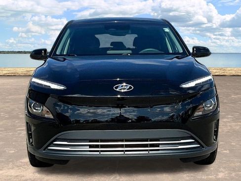 Used 2023 Hyundai Kona SE image 2