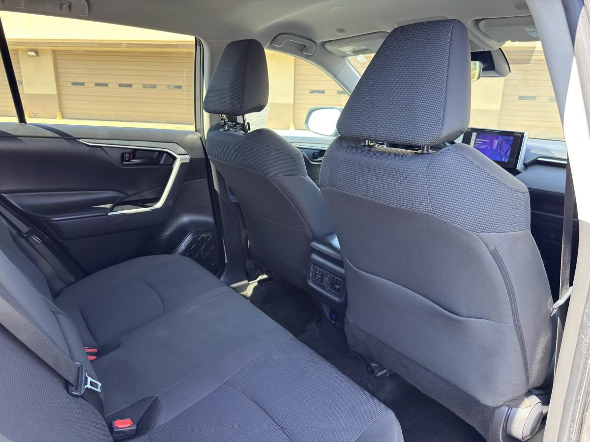 Used 2024 Toyota RAV4 LE FWD image 21