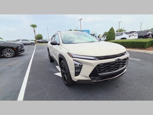 New 2026 Chevrolet Trax ACTIV w/ Sunroof Package FWD image 25